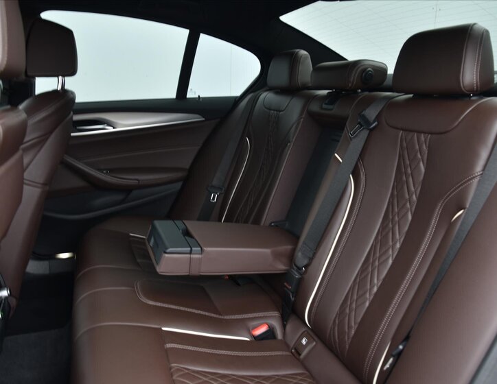 BMW Řada 5 Sedan / Limuzína 3,0 l 250 kw