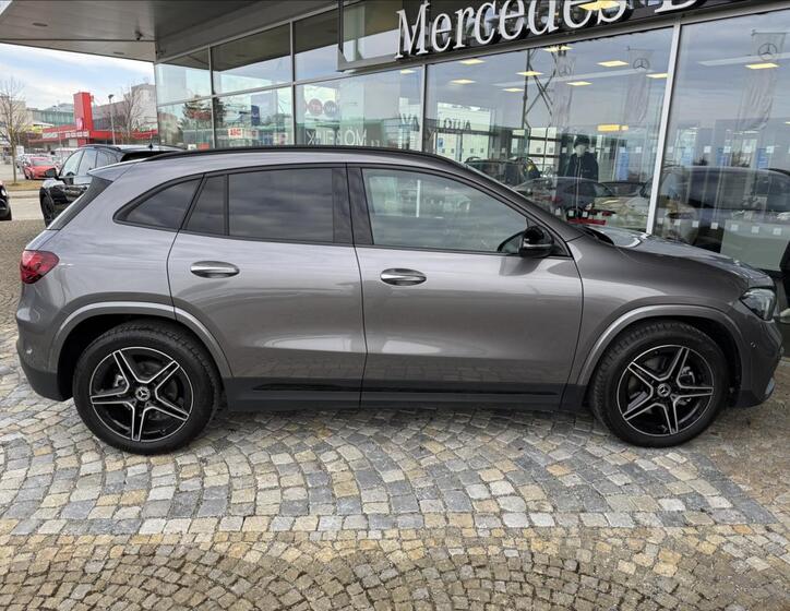 Mercedes-Benz GLA 24