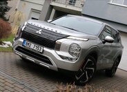 Mitsubishi Outlander SUV / Terénní 2,4 l 162 kw