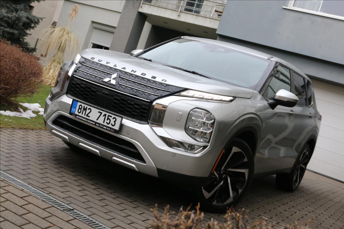 Mitsubishi Outlander SUV / Terénní 2,4 l 162 kw