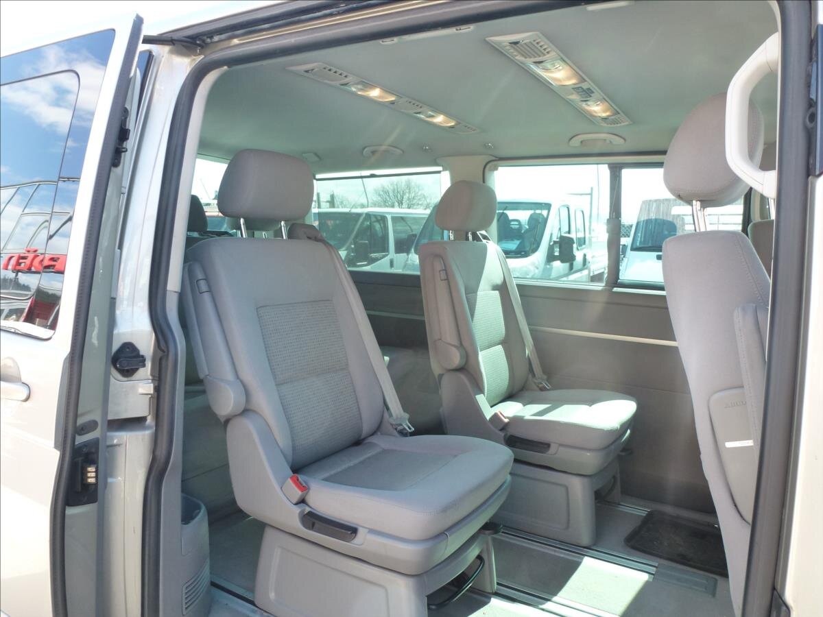 Volkswagen Multivan Kombi 2,5 l 128 kw