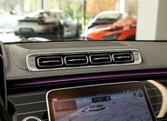 Mercedes-Benz Ostatní Sedan / Limuzína 6,0 l 450 kw