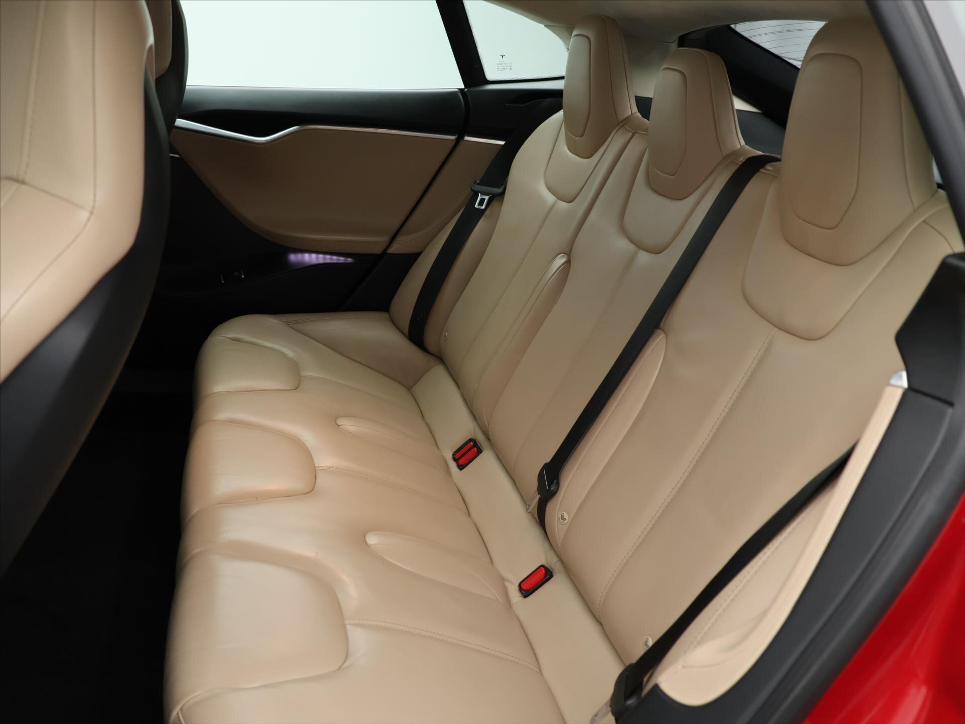 Tesla Model S Sedan / Limuzína 0,0 193 kw