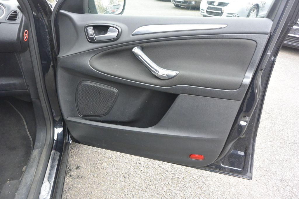 Ford S-MAX MPV 2,2 l 147 kw