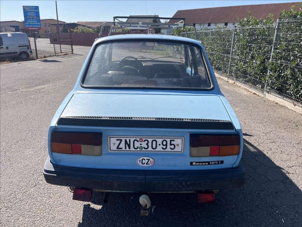 Škoda 105 Sedan 1,0 l 33 kw