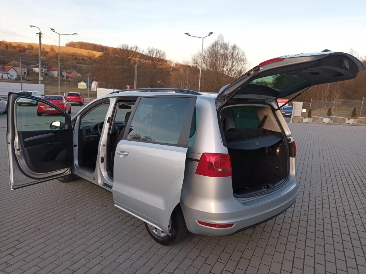Volkswagen Sharan MPV 2,0 l 103 kw
