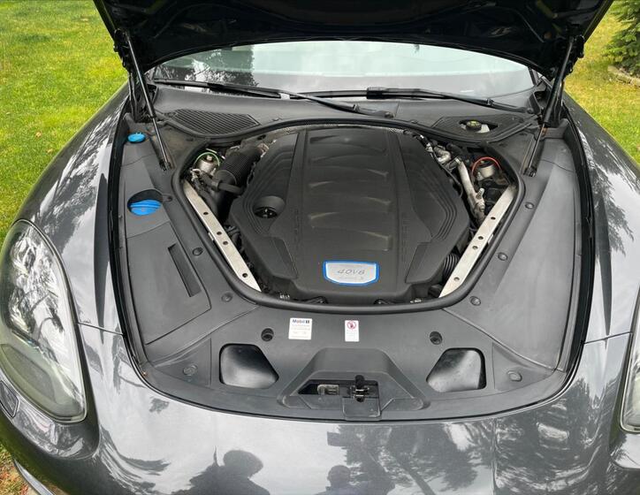 Porsche Panamera 10