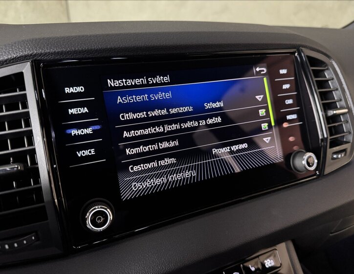 Škoda Karoq SUV 1,5 l 110 kw