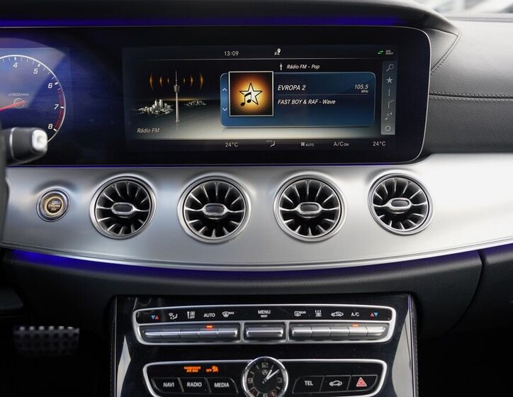 Mercedes-Benz Třídy E 32