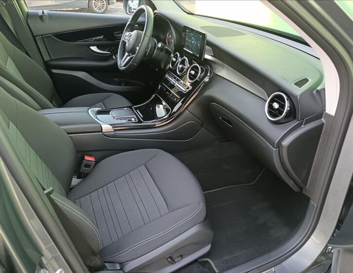 Mercedes-Benz GLC SUV 2,0 l 225 kw