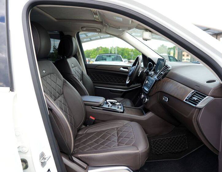 Mercedes-Benz GLS 29