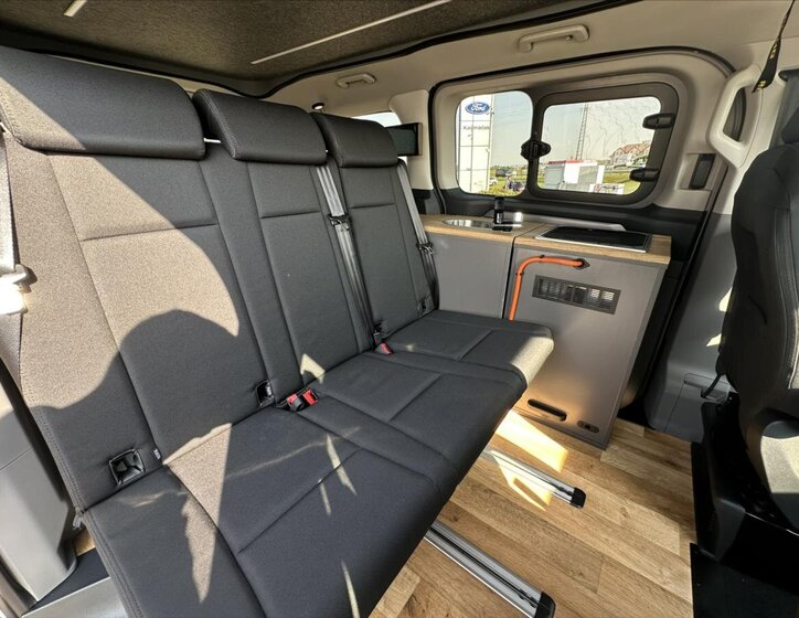 Ford Tourneo Custom 19