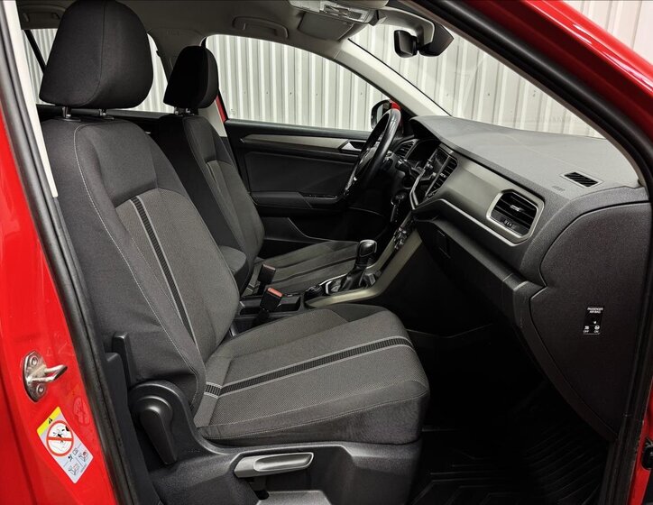 Volkswagen T-Roc SUV / Terénní 2,0 l 140 kw