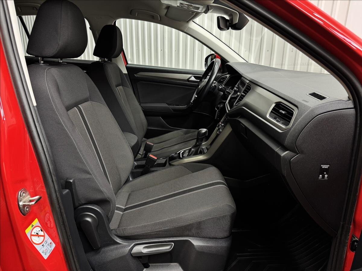 Volkswagen T-Roc SUV / Terénní 2,0 l 140 kw