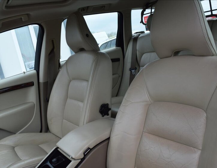 Volvo XC70 Kombi 2,4 l 120 kw