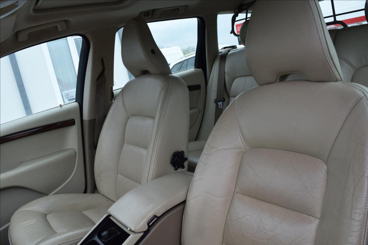 Volvo XC70 Kombi 2,4 l 120 kw