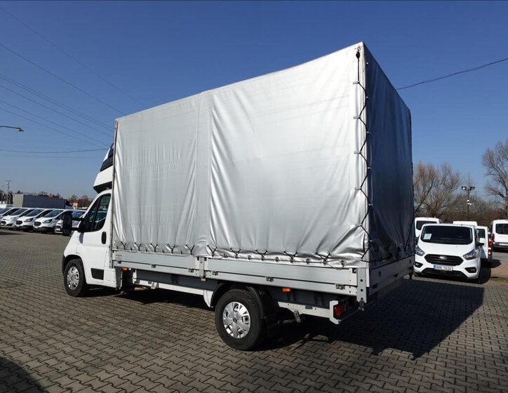 Peugeot Boxer Valník 2,2 l 121 kw