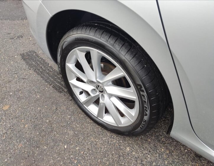 Škoda Scala Hatchback 999,0 85 kw