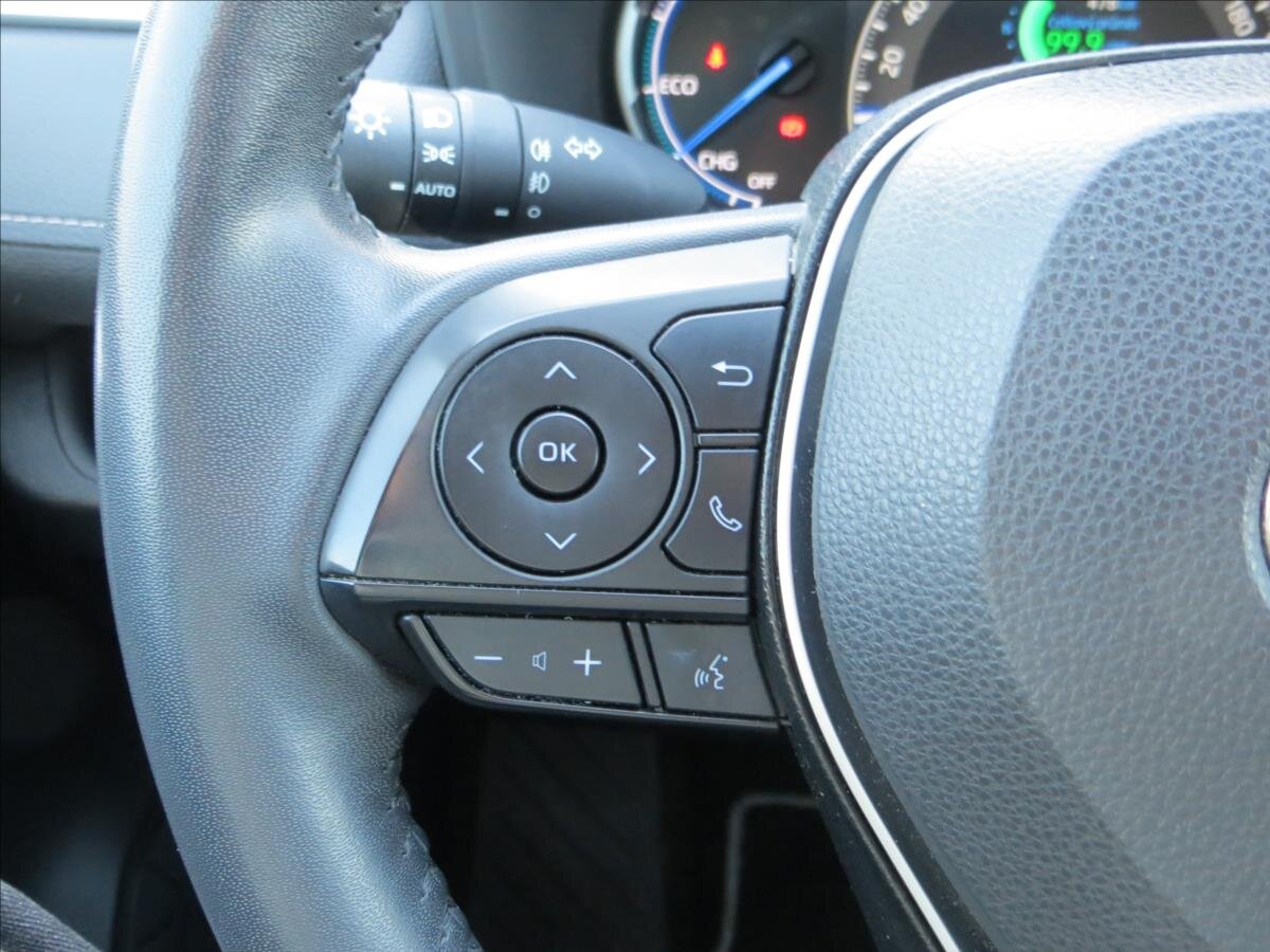 Toyota RAV4 SUV 2,5 l 131 kw