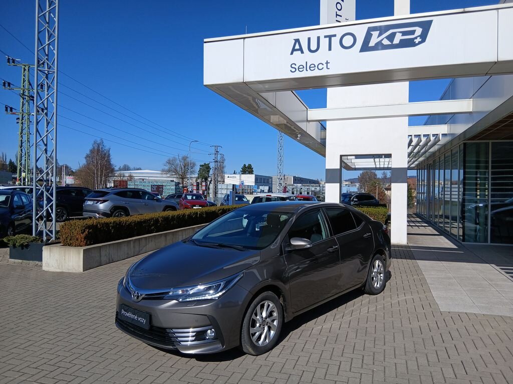 Toyota Corolla Sedan / Limuzína 1,6 l 97 kw