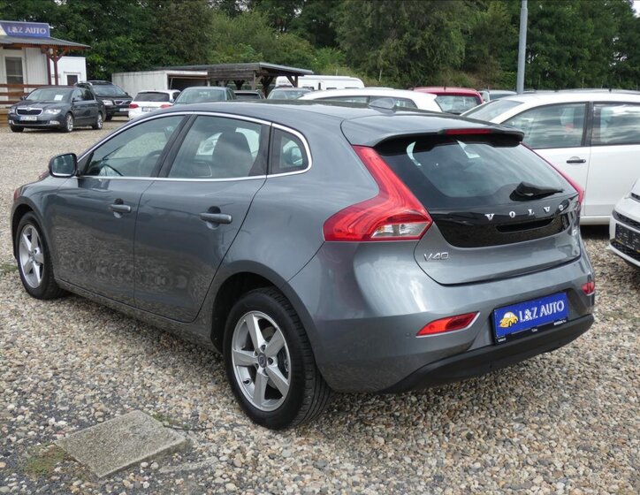 Volvo V40 6