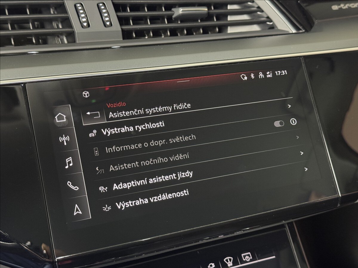 Audi e-tron SUV / Terénní 0,0 300 kw