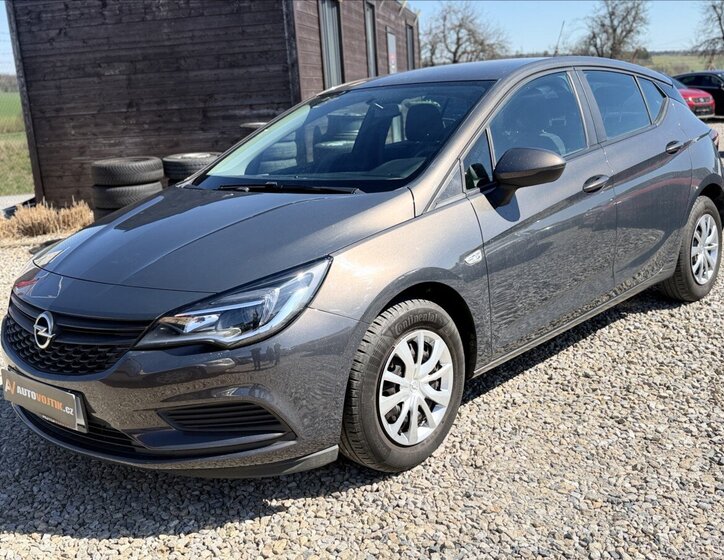 Opel Astra Hatchback 999,0 77 kw