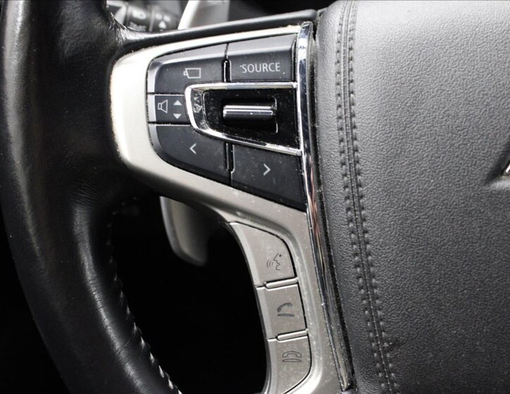 Mitsubishi Outlander SUV / Terénní 2,4 l 99 kw