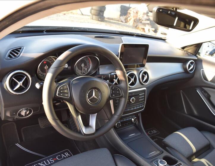 Mercedes-Benz GLA 16