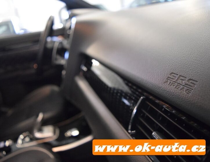 Mitsubishi Outlander SUV 0,0 0