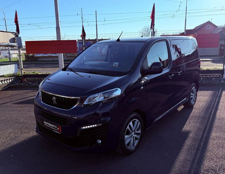 Peugeot Traveller 1