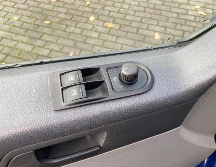 Volkswagen Caravelle 22