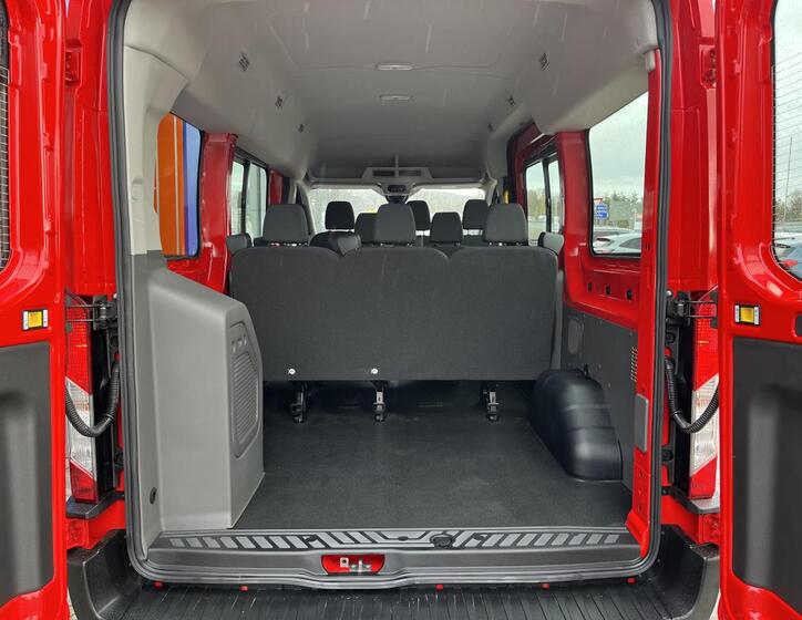 Ford Transit 9
