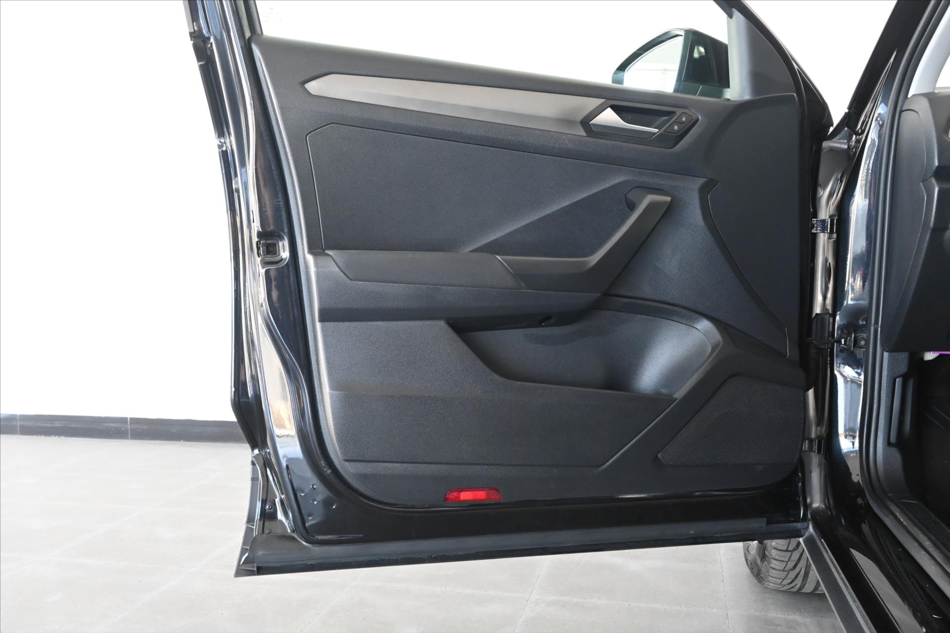 Volkswagen T-Roc SUV 1,6 l 85 kw