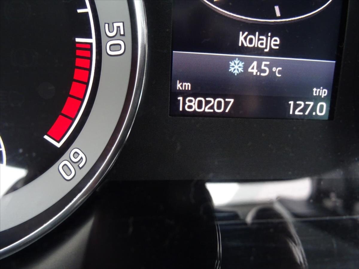 Škoda Superb Kombi 1,6 l 88 kw