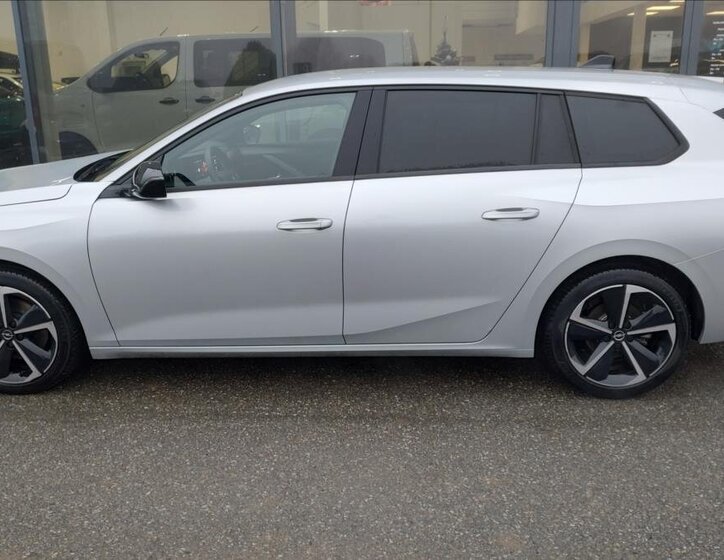 Opel Astra Kombi 1,2 l 96 kw