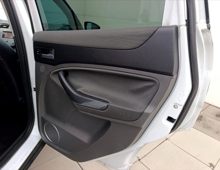 Ford Kuga SUV / Terénní 2,0 l 120 kw