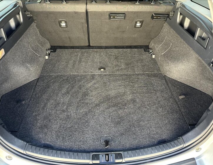 Toyota Auris Kombi 1,6 l 98 kw