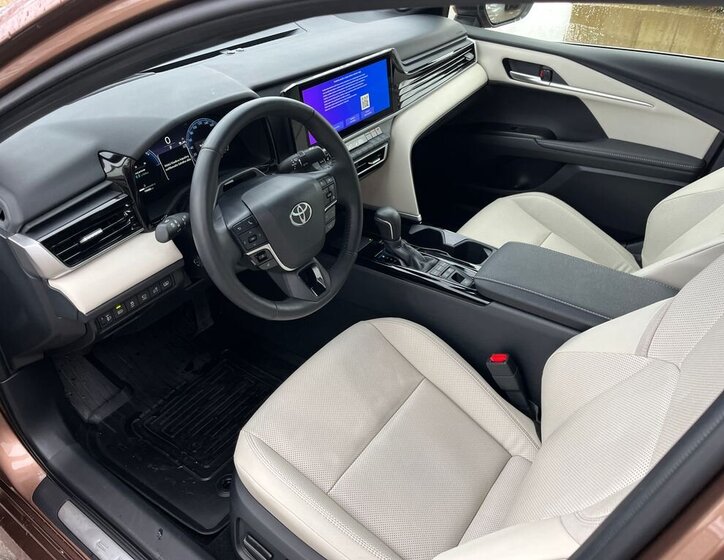 Toyota Camry Sedan 2,5 l 137 kw