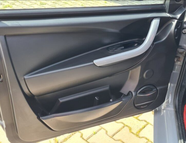 Ligier JS 50 L Hatchback 478,0 6 kw