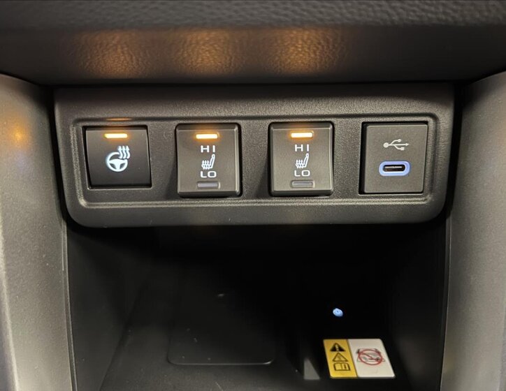 Toyota Corolla Cross SUV 1,8 l 72 kw