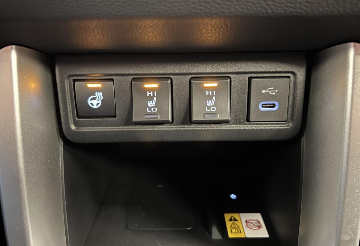 Toyota Corolla Cross SUV 1,8 l 72 kw