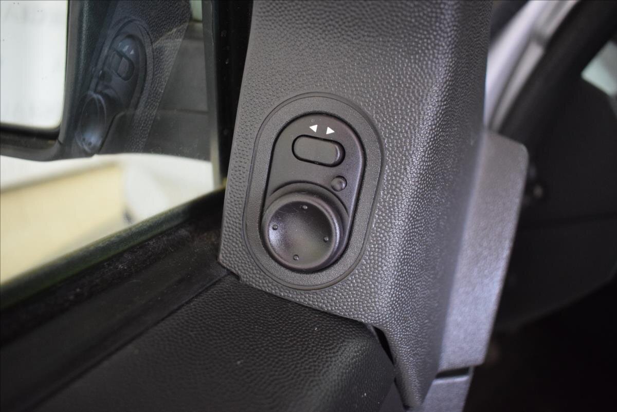 Opel Meriva MPV 1,7 l 74 kw