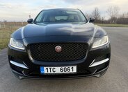 Jaguar F-Pace 8