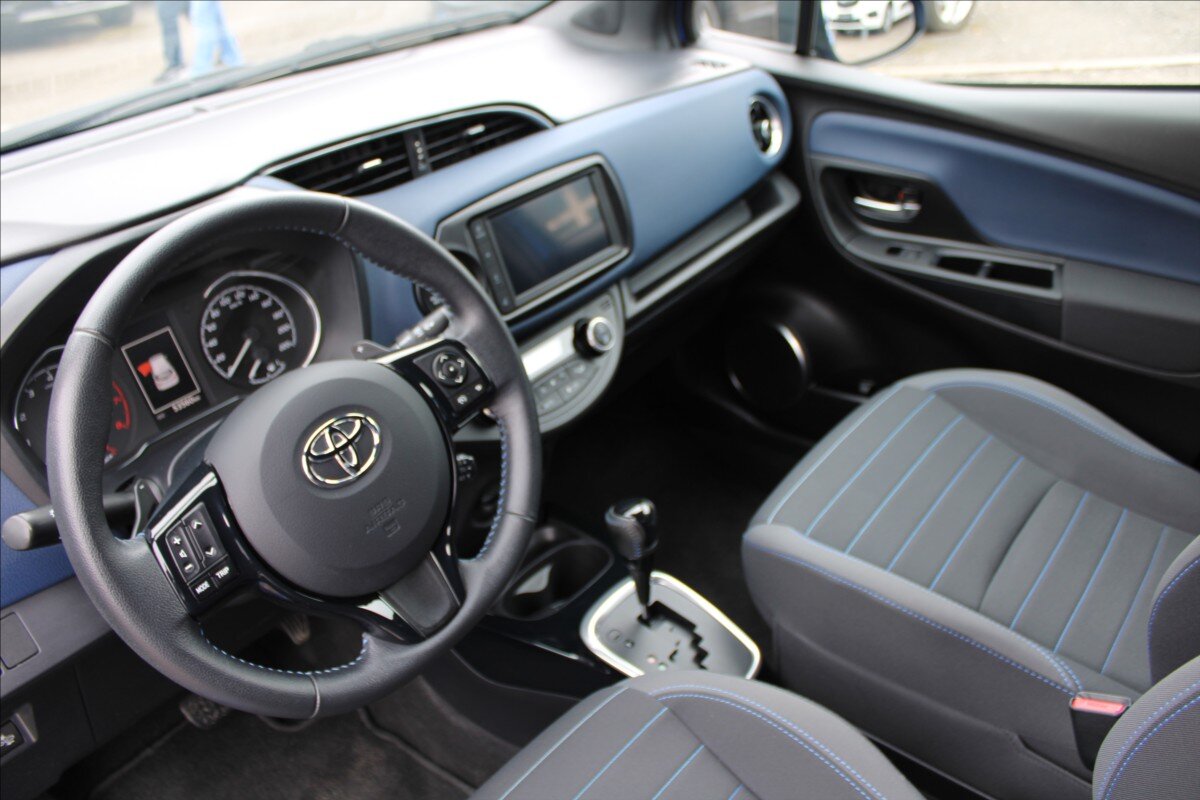 Toyota Yaris Kombi 1,5 l 82 kw
