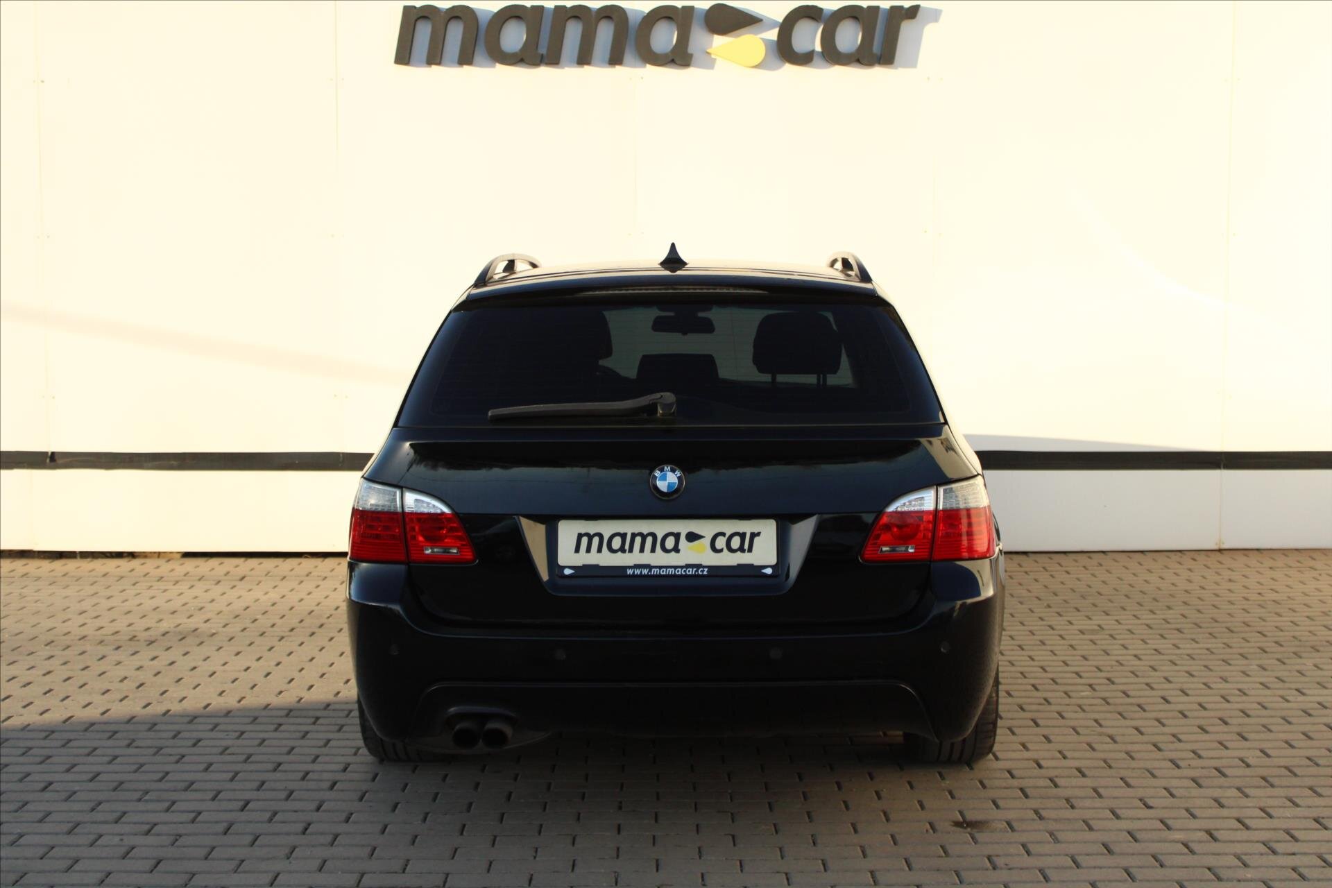 BMW Řada 5 Kombi 3,0 l 145 kw
