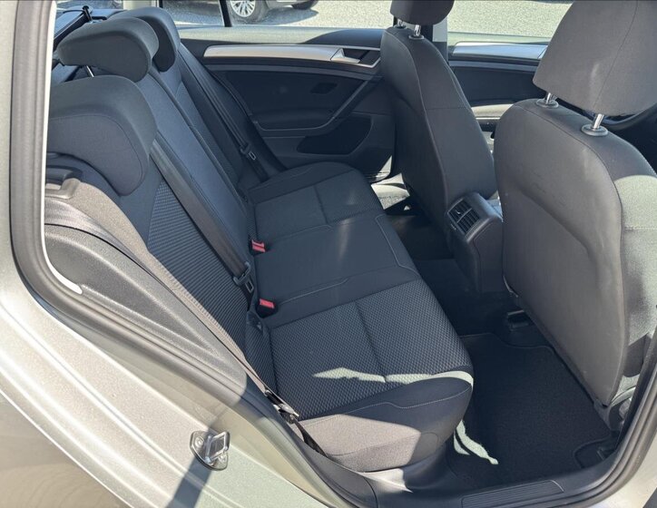 Volkswagen Golf Kombi 1,6 l 85 kw