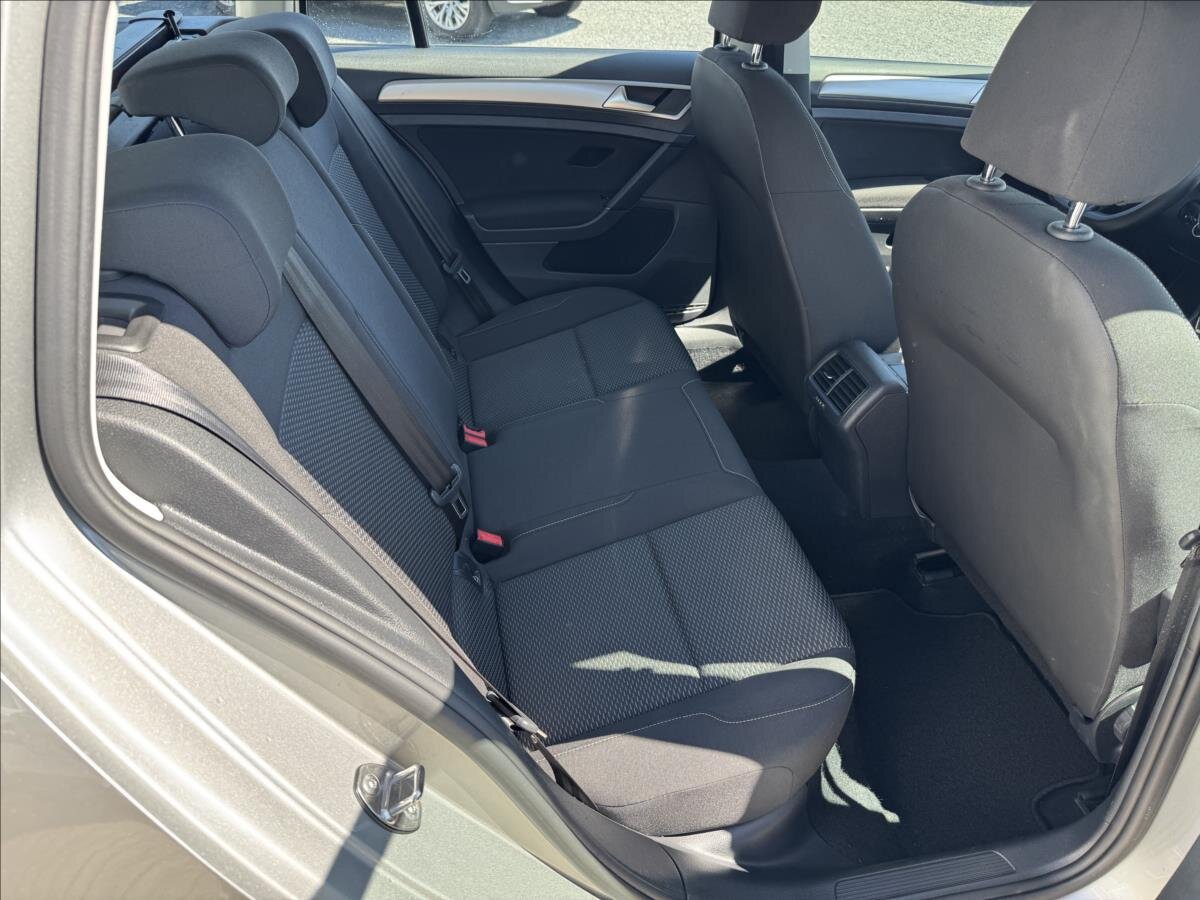 Volkswagen Golf Kombi 1,6 l 85 kw