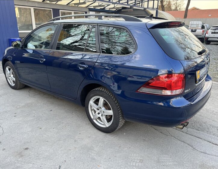 Volkswagen Golf Kombi 1,6 l 77 kw