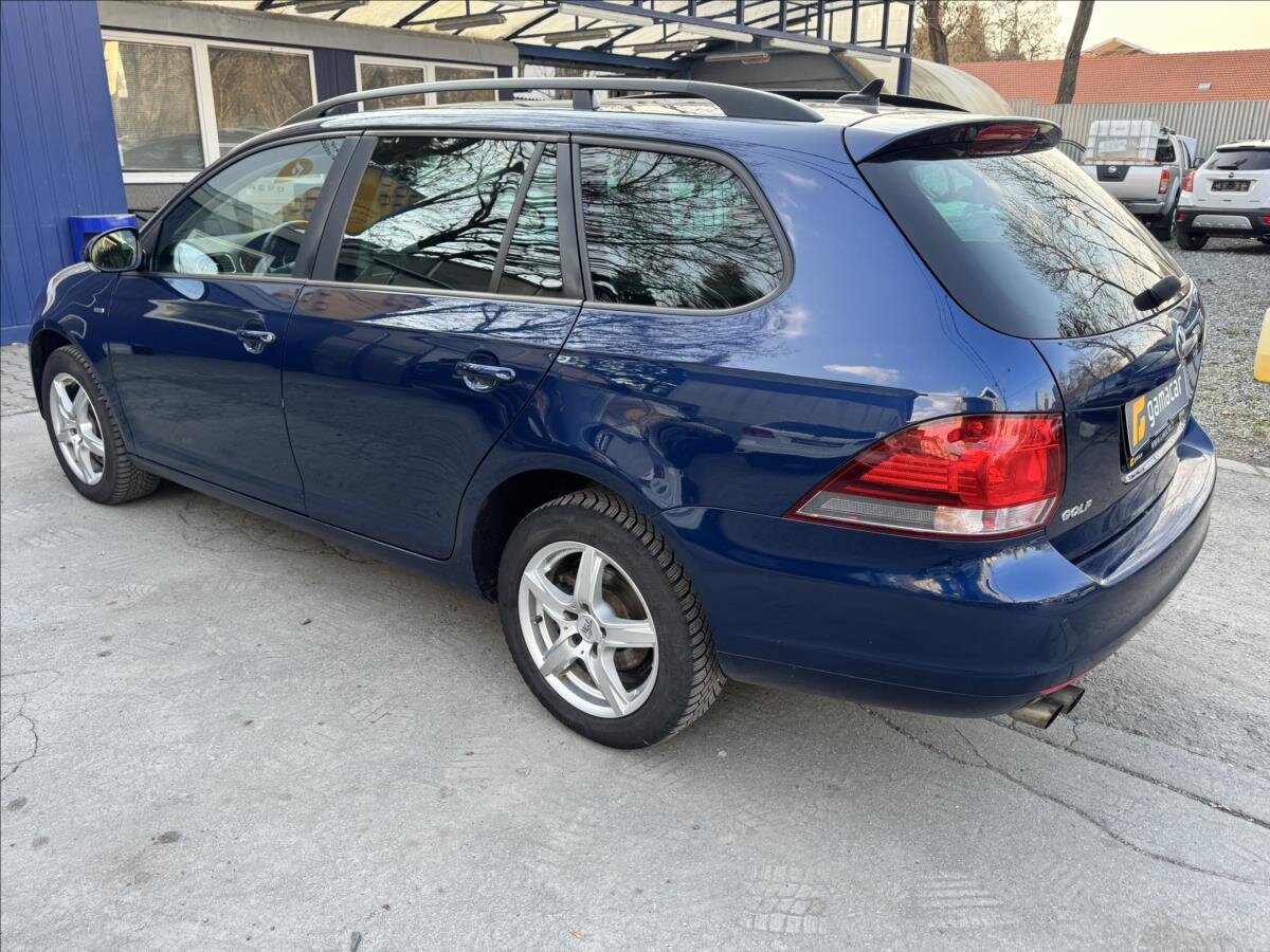 Volkswagen Golf Kombi 1,6 l 77 kw